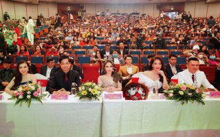 Hoa hậu Hoàng Thị Thảo Nguyên làm giám khảo đêm chung kết Hoa hậu Doanh nhân Việt Nam Toàn cầu 2020